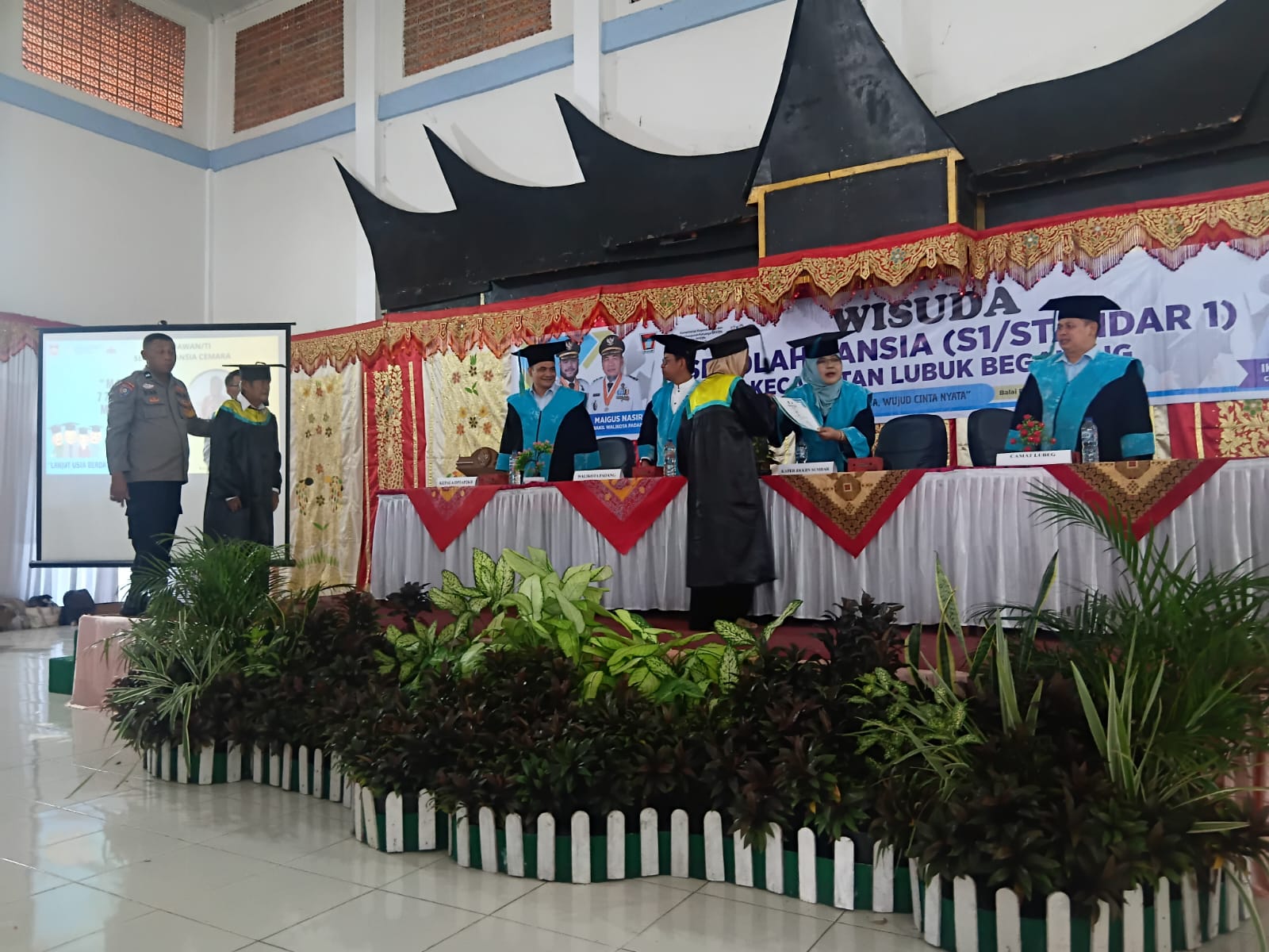Wisuda Sekolah Lansia ( S1/Standar 1) Kecamatan Lubuk Begalung