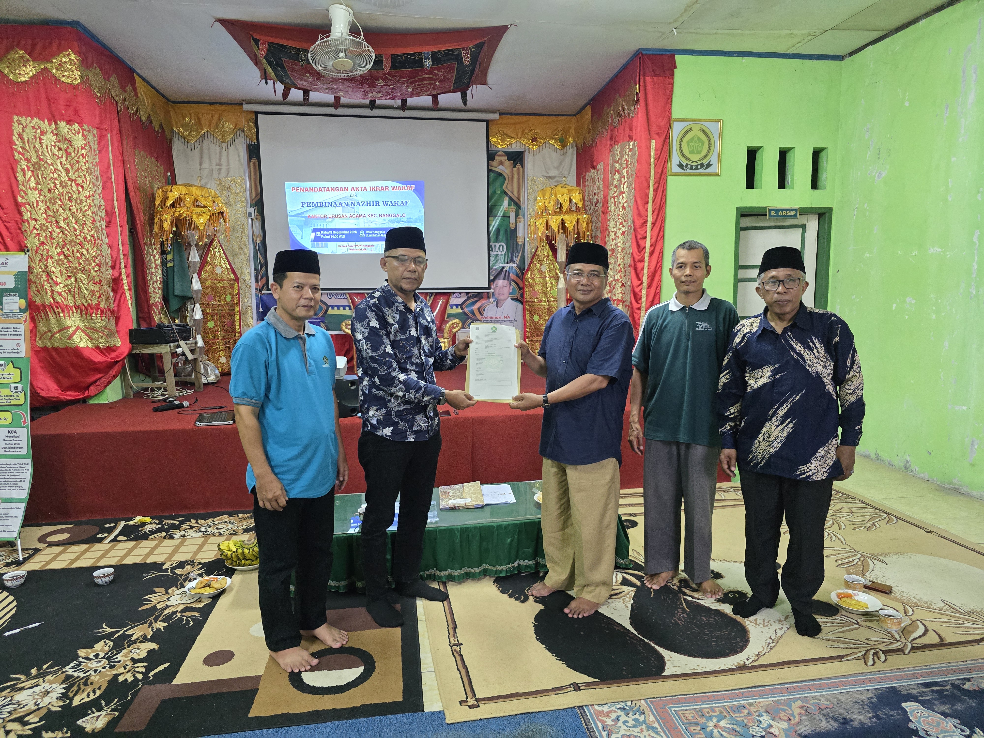 KUA Nanggalo Gelar Penandatanganan AIW dan Pembinaan Nazir Bersama Kasi Zawa Kemenag Padang